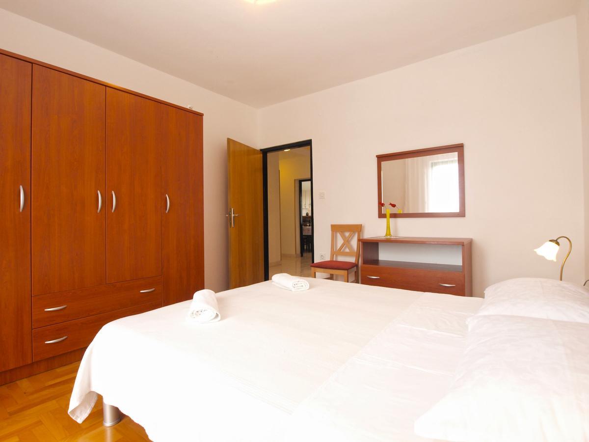 Apartment Dean 1595 Fažana Exteriör bild